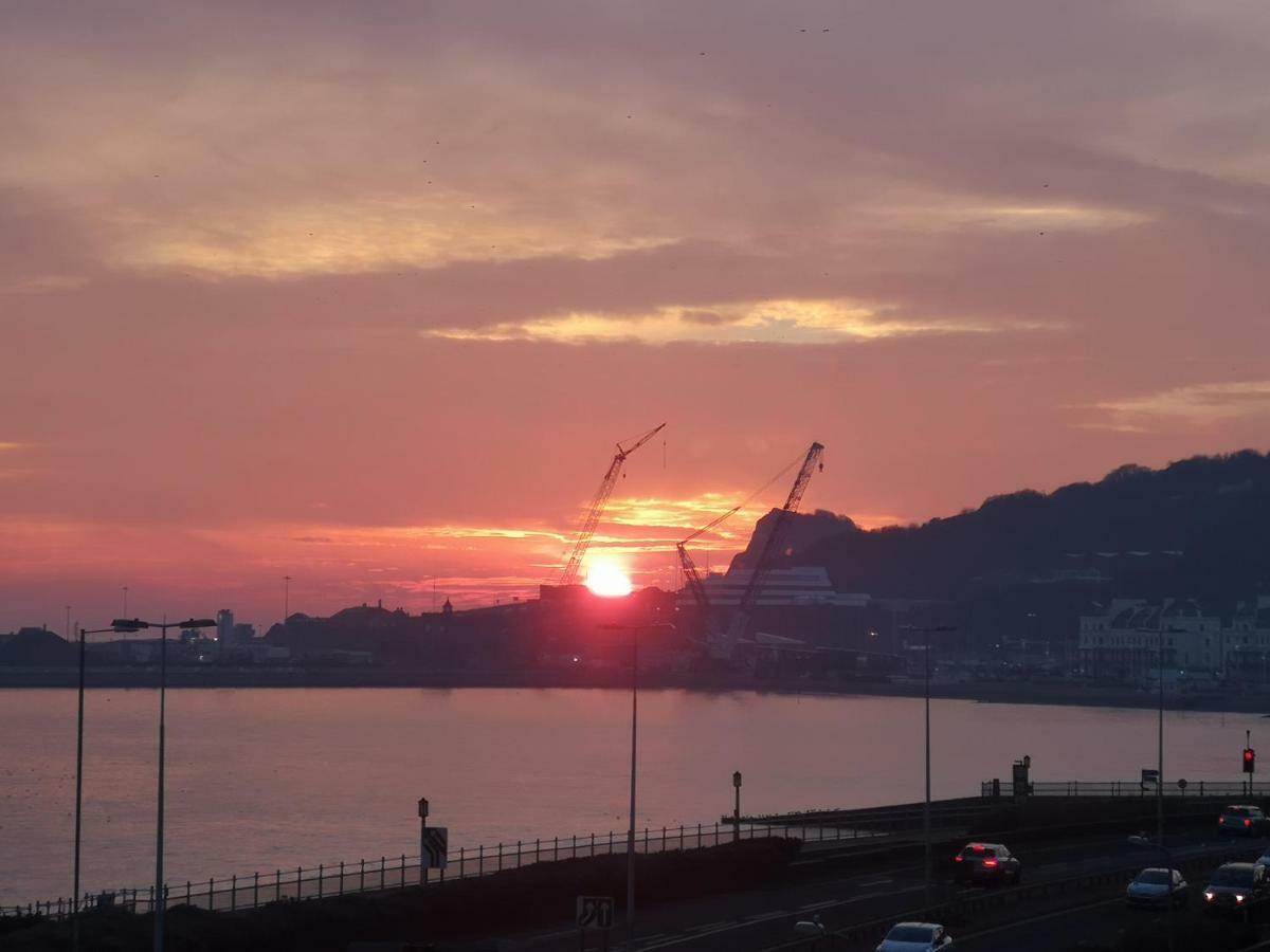 Whole Flat Next To Dover Port With Parking Eksteriør billede